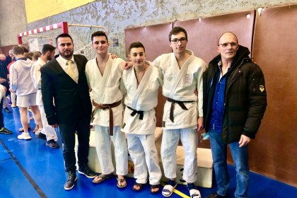 2 judokas sur le podium du Grand Prix du Gard